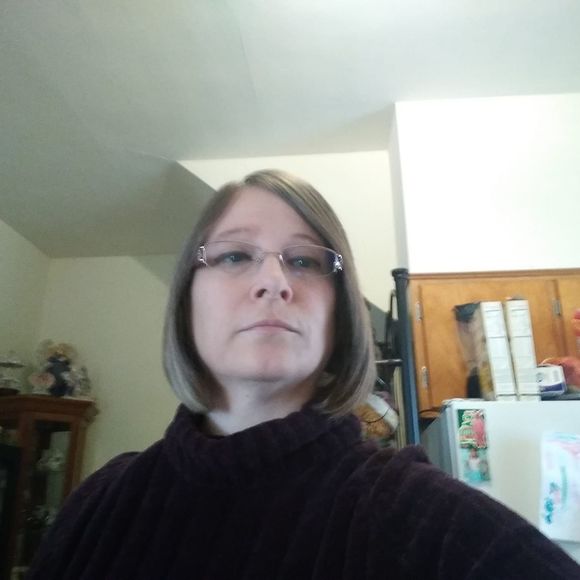 Meet your Posher, Julia - Picture 1 of 1